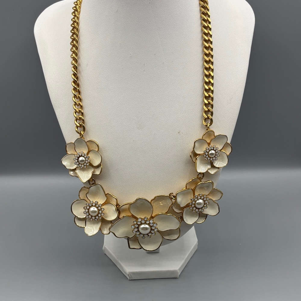 Vintage Joan Rivers Classic Collection Bouquet Garden Necklace Dogwood JP430
